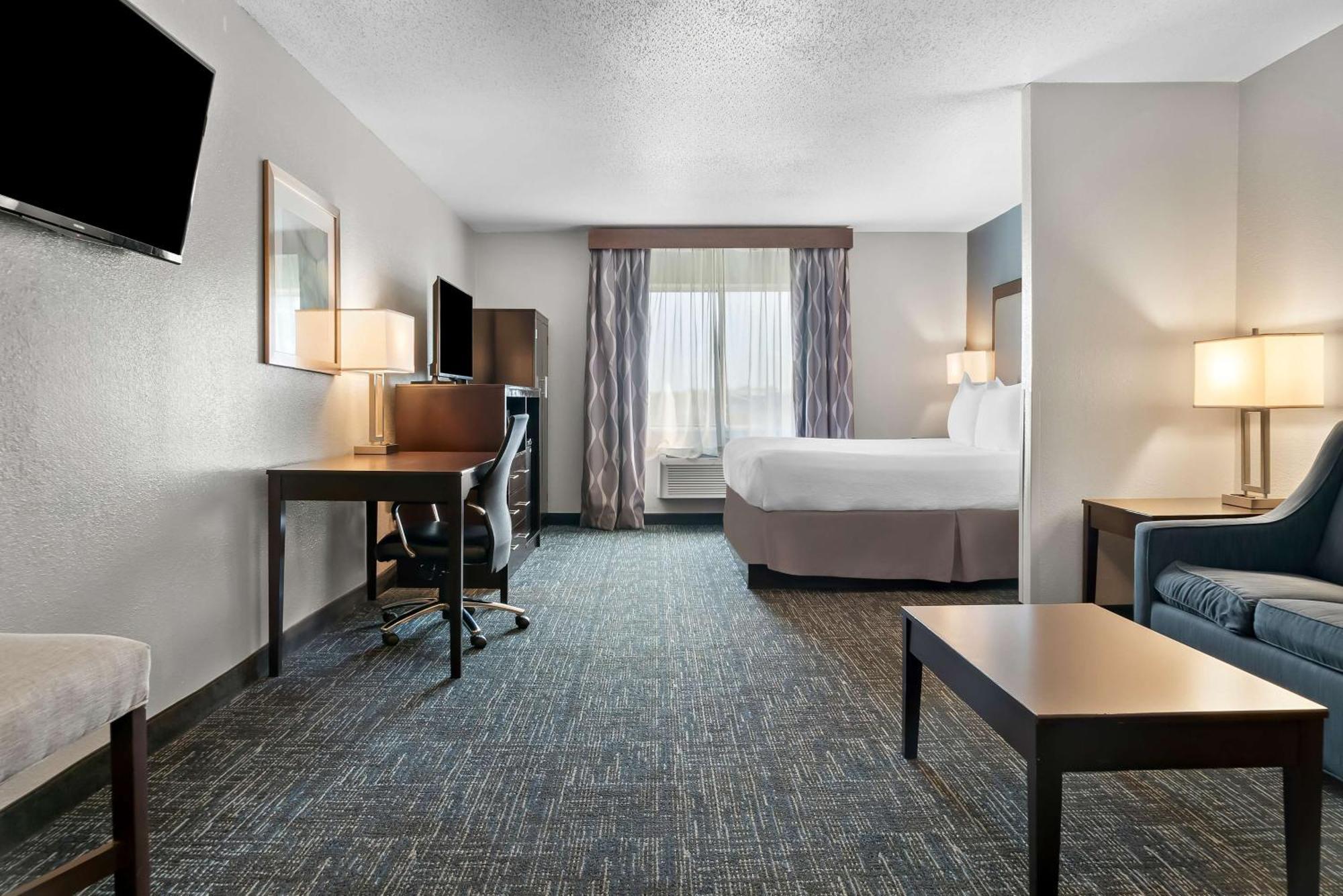 King Suite with Sofa Bed,1624759735:JPEG